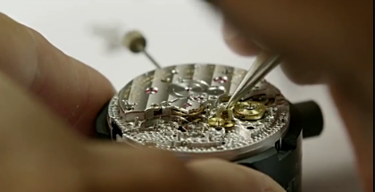 梅花手表维修点（梅花表壳变色发黄）