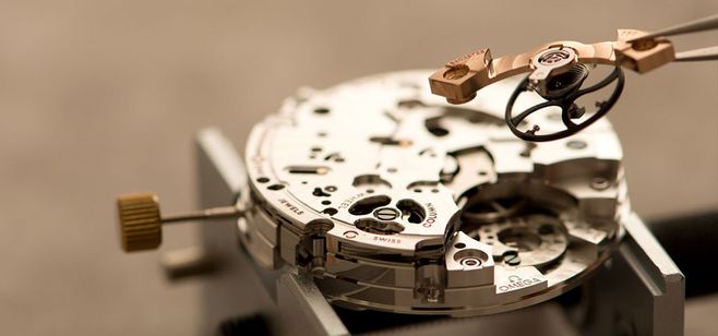 梅花售后电话服务（梅花表蒙磕碰）